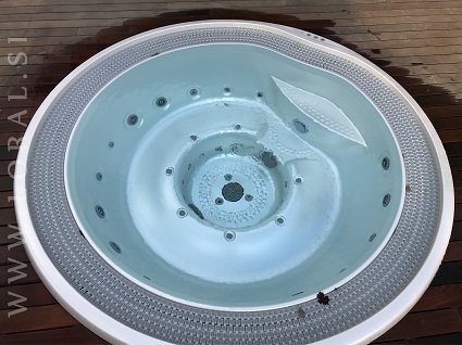 Loral - masažni bazeni in whirlpooli